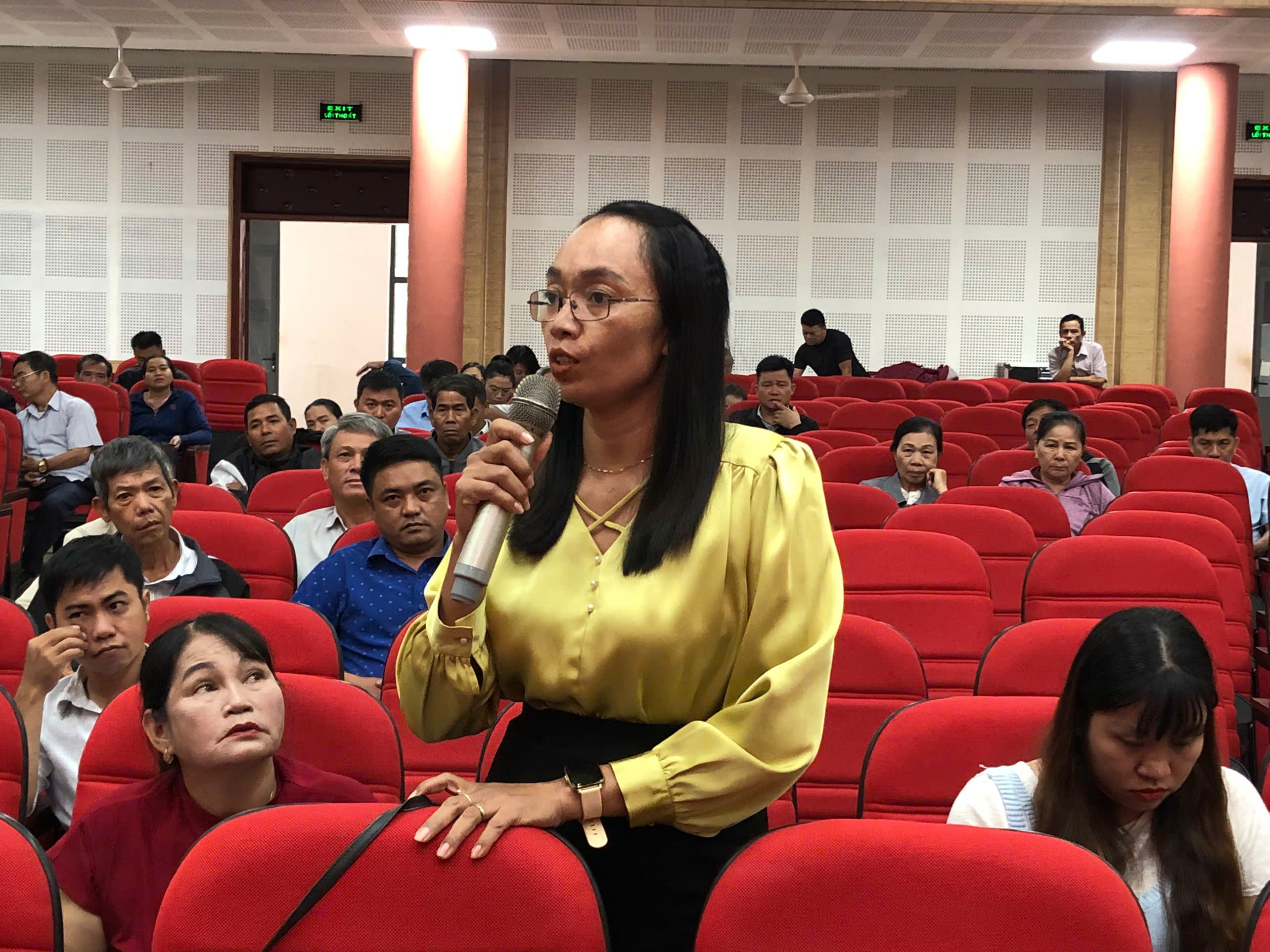 các đại biểu góp y 2